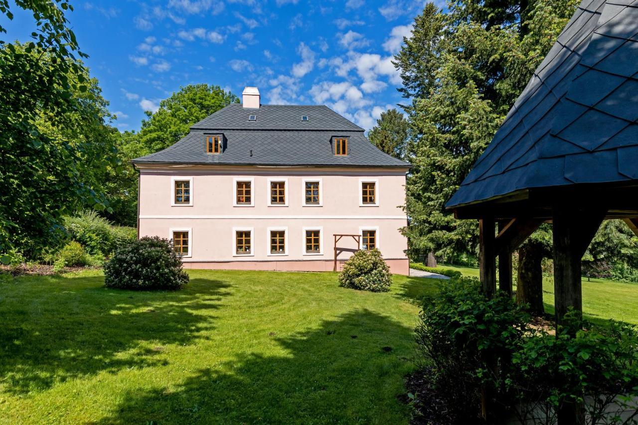 Hotel Zámeček Klokočov Exterior foto